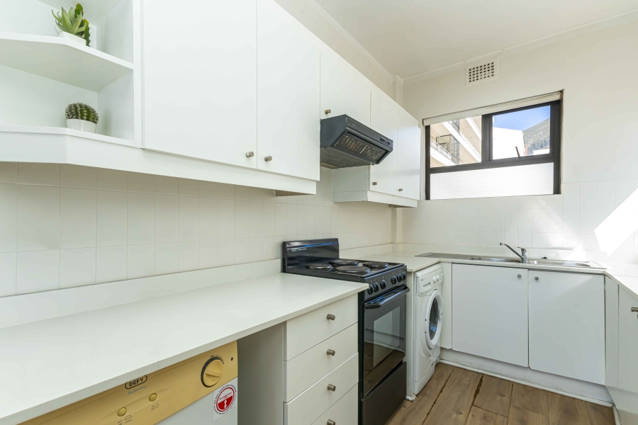 1 Bedroom Property for Sale in Sea Point Western Cape